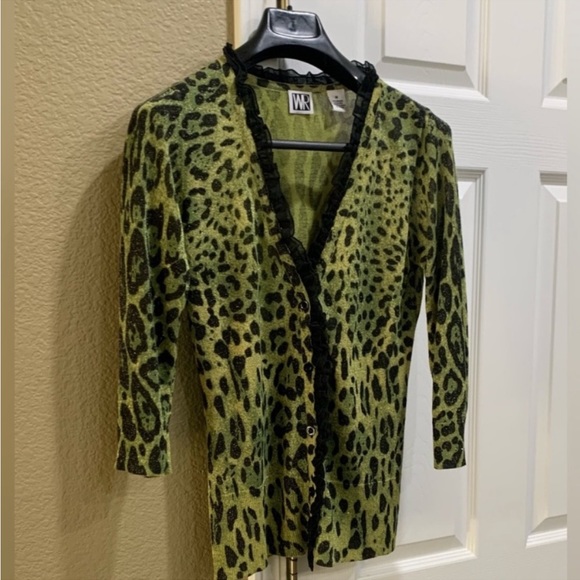 WR women top sweater cardigan button down black trim. leopard print size M - Picture 3 of 9